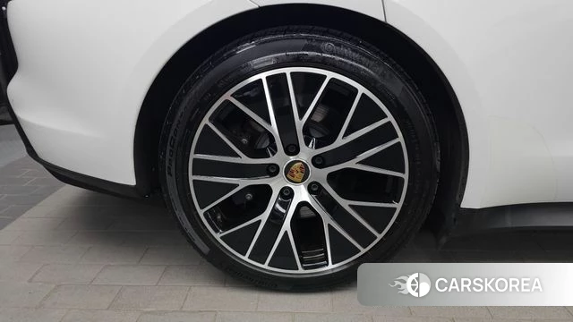 Porsche Taycan id 4715596 из Кореи 15