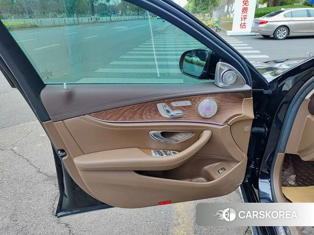 Mercedes-Benz E-Class 2022 Черный из Китая, фото 6