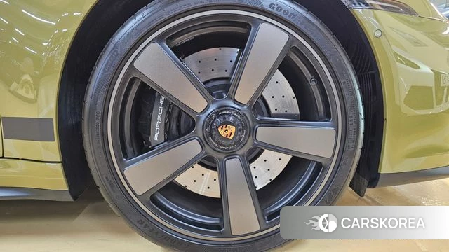 Porsche 911(992) id 4995329 из Кореи 15