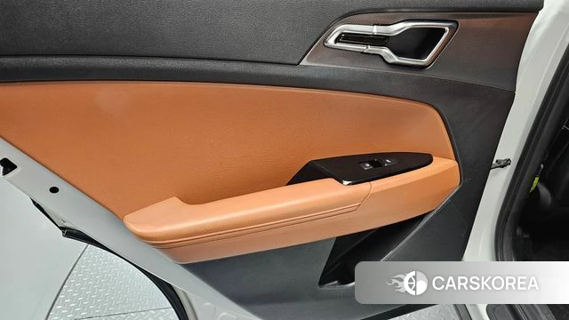 Kia Sportage 5th Generation Hybrid 2021 Белый из Кореи, фото 5
