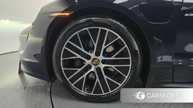 Porsche Taycan id 5027761 из Кореи 28