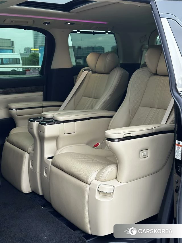 Toyota Vellfire 2022 Черный из Китая, фото 5