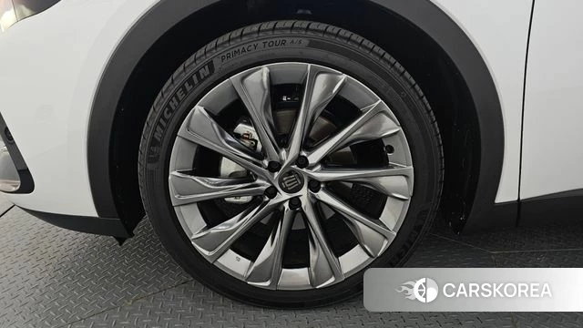 Toyota Crown Crossover id 4892589 из Кореи 28