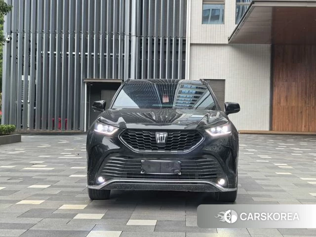 Toyota Crown 2024 Черный из Китая, фото 5
