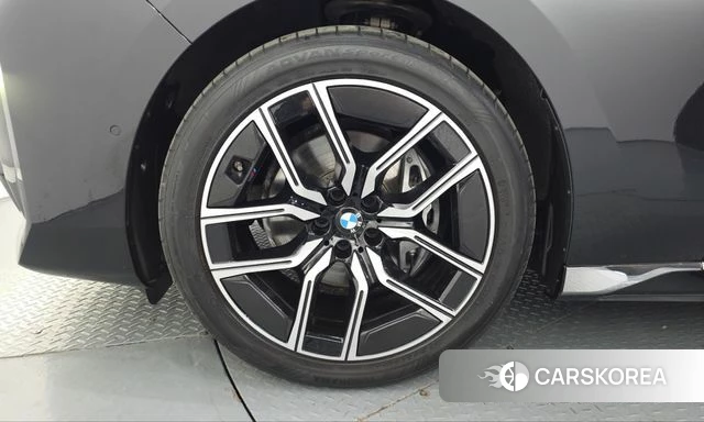 BMW 7 Series (G70) id 5046086 из Кореи 30