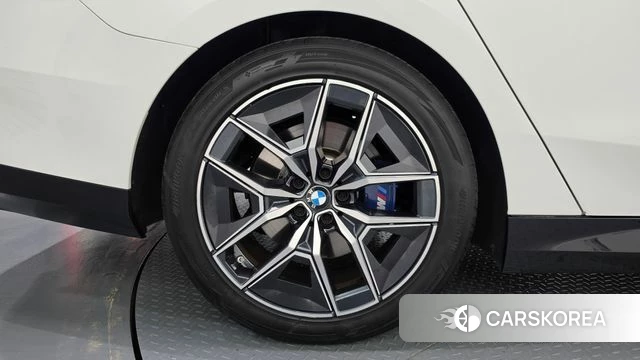 BMW 5 Series (G60) id 5046238 из Кореи 25