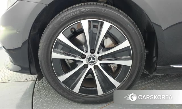Mercedes-Benz E-Class W213 id 4998316 из Кореи 28
