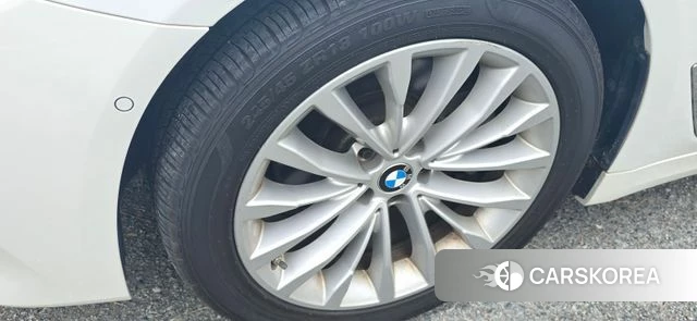 BMW 5 Series (G30) 2018 Белый из Кореи, фото 5