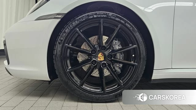 Porsche 911(992) id 4741396 из Кореи 15