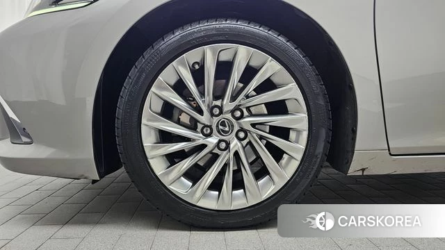 Lexus ES300h 7th generation id 5041901 из Кореи 15