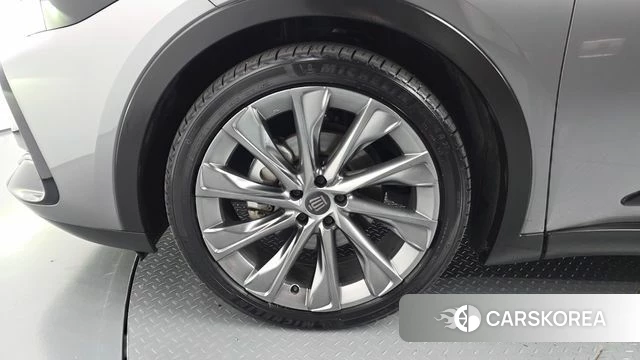 Toyota Crown Crossover id 5045632 из Кореи 27
