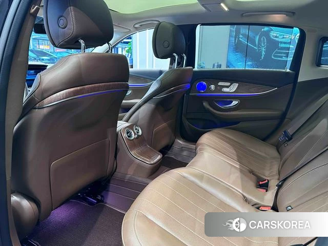 Mercedes-Benz E-Class 2023 Черный из Китая, фото 5