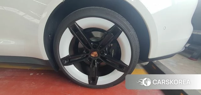 Porsche Taycan id 4660047 из Кореи 11