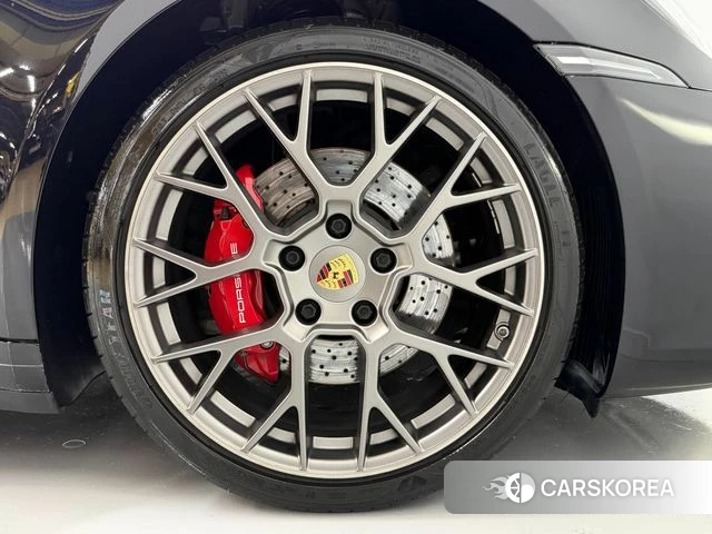 Porsche 911(992) id 4943669 из Кореи 15