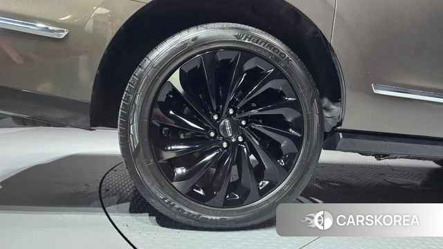 Lincoln Navigator 4th generation id 4930386 из Кореи 28
