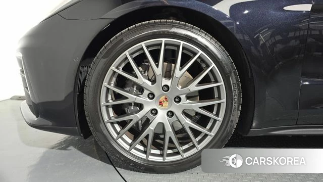 Porsche Panamera (976) id 4705912 из Кореи 26