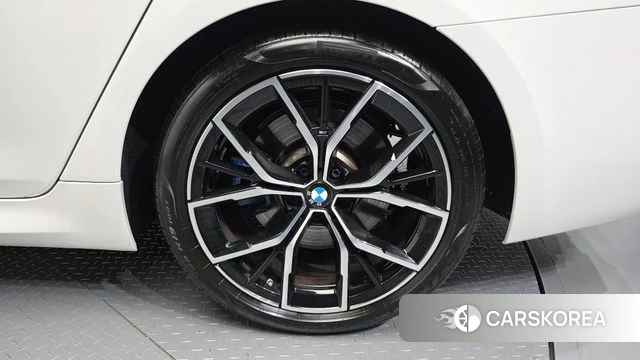 BMW 5 Series (G30) id 4996261 из Кореи 27