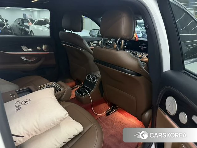 Mercedes-Benz E-Class 2023 Белый из Китая, фото 5