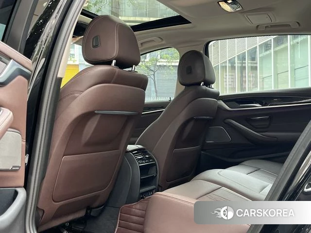 BMW 5 series 2021 Черный из Китая, фото 5
