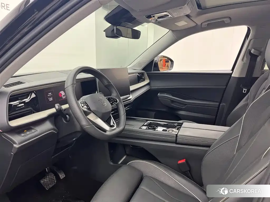 Volkswagen Touareg 2025 Черный из Китая, фото 6
