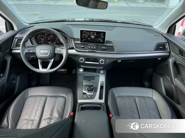 Audi Q5L 2021 Черный из Китая, фото 5