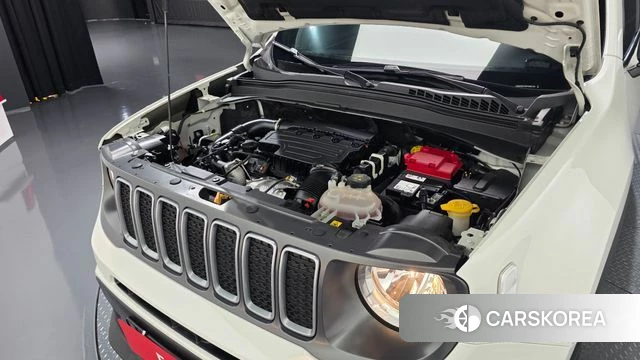 Jeep Renegade id 4975909 из Кореи 28