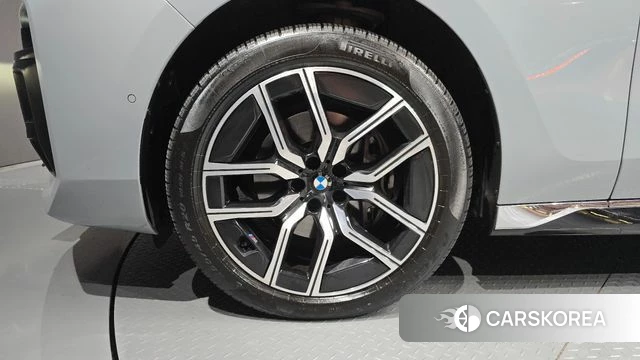 BMW 7 Series (G70) id 4995967 из Кореи 25