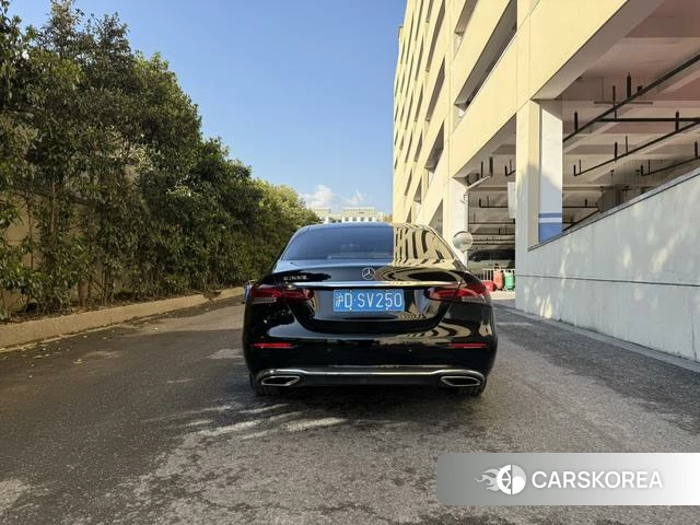 Mercedes-Benz E-Class 2023 Черный из Китая, фото 6