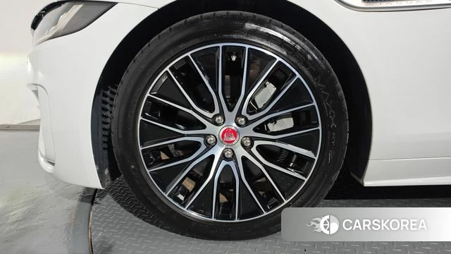 Jaguar XE id 4992603 из Кореи 35