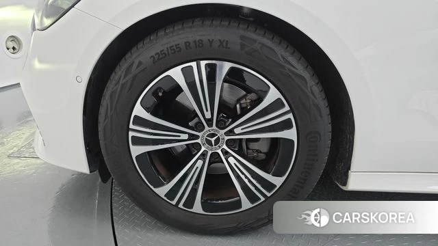 Mercedes-Benz E-Class W214 id 4674788 из Кореи 15