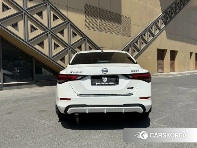 Nissan Sylphy 2021 Белый из Китая, фото 6