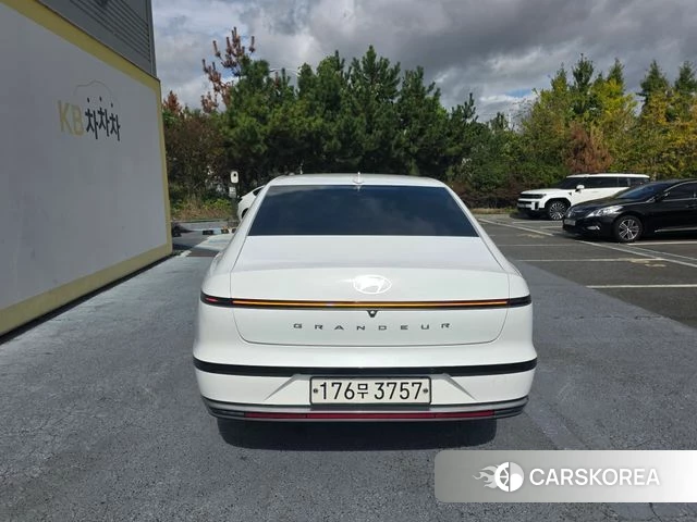 Hyundai Grandeur (GN7) id 5027201 из Кореи 11