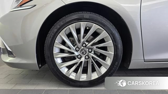 Lexus ES300h 7th generation id 4922810 из Кореи 30