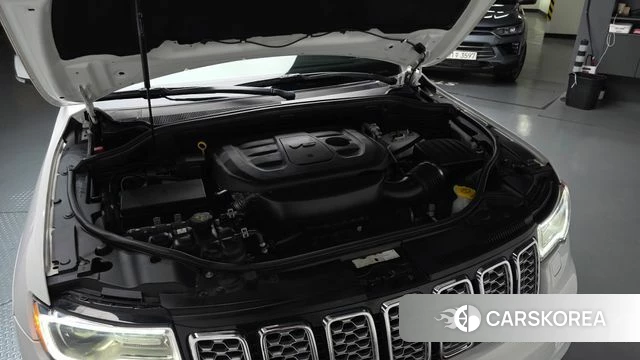 Jeep Grand Cherokee id 4959913 из Кореи 33