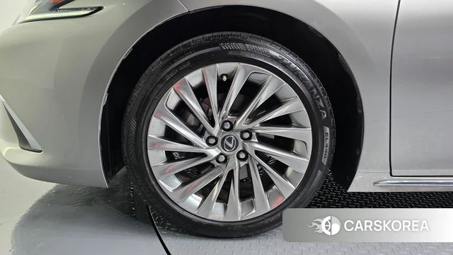 Lexus ES300h 7th generation id 4995462 из Кореи 30