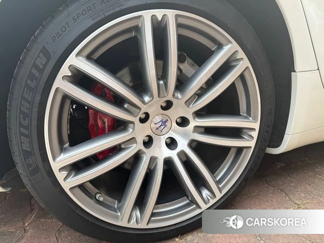 Maserati Ghibli id 4982779 из Кореи 8