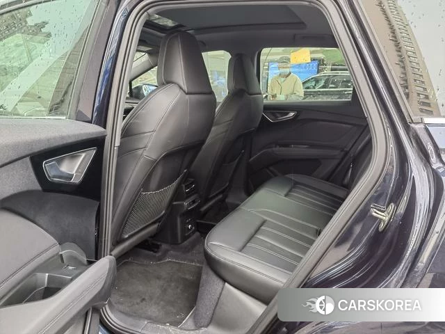 Audi Q4 2025 Темно-серый из Китая, фото 5