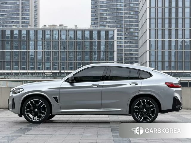 BMW X4 2023 Серебристо-серый из Китая, фото 5