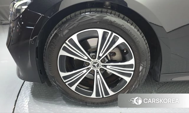 Mercedes-Benz E-Class W214 id 4990649 из Кореи 30