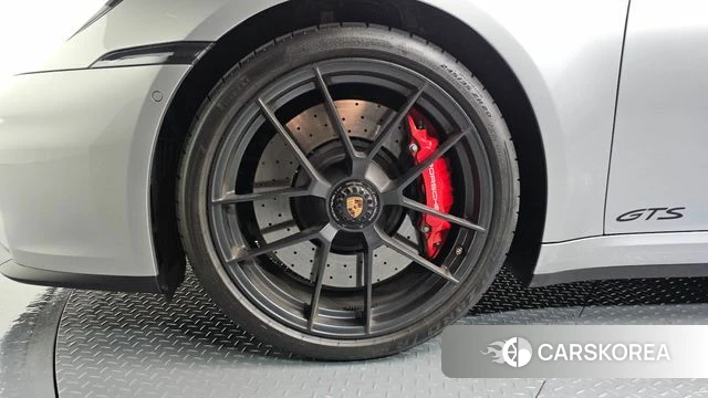 Porsche 911(992) id 4748788 из Кореи 28