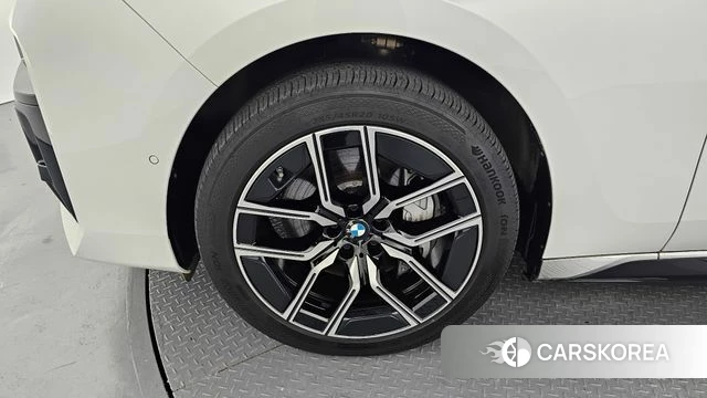 BMW i7 (G70) id 4554684 из Кореи 31
