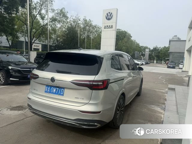 Volkswagen Viloran 2023 Желтый из Китая, фото 5