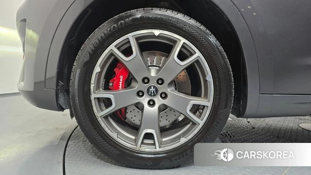 Maserati Levante id 4905936 из Кореи 15