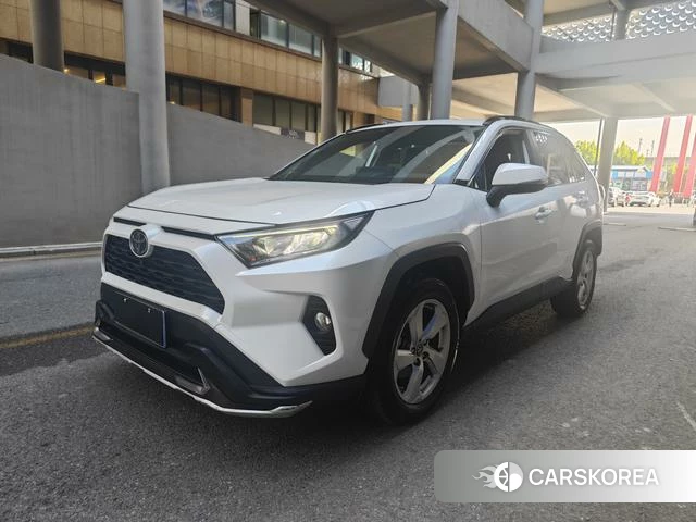 Toyota RAV4 2021 Белый из Китая, фото 5
