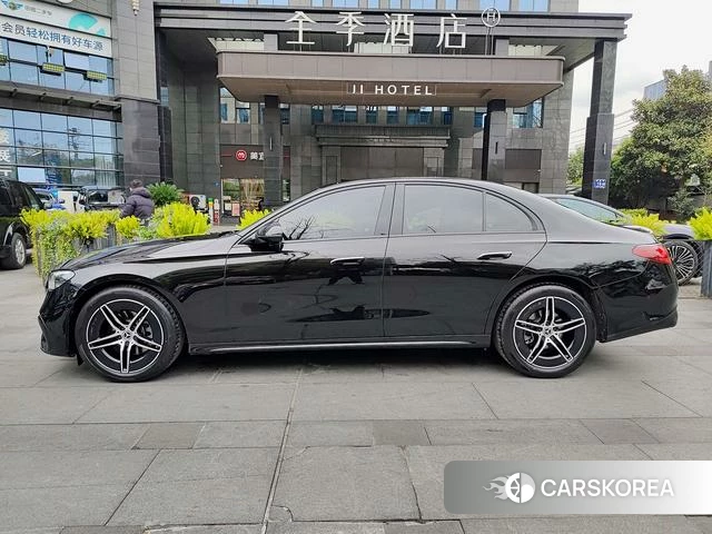 Mercedes-Benz E-Class 2025 Черный из Китая, фото 5