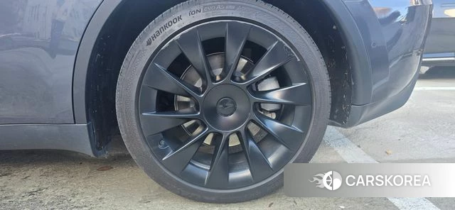 Tesla Model Y 2022 Серебряный из Кореи, фото 5