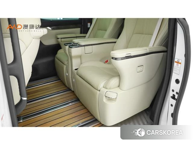 Toyota Vellfire 2022 Белый из Китая, фото 6