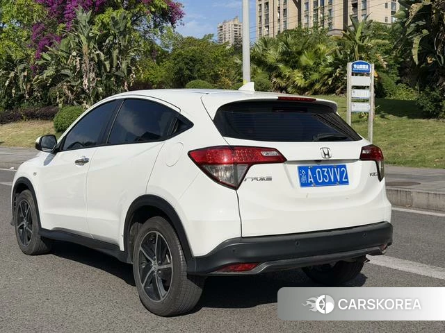 Honda Vezel 2021 Белый из Китая, фото 6