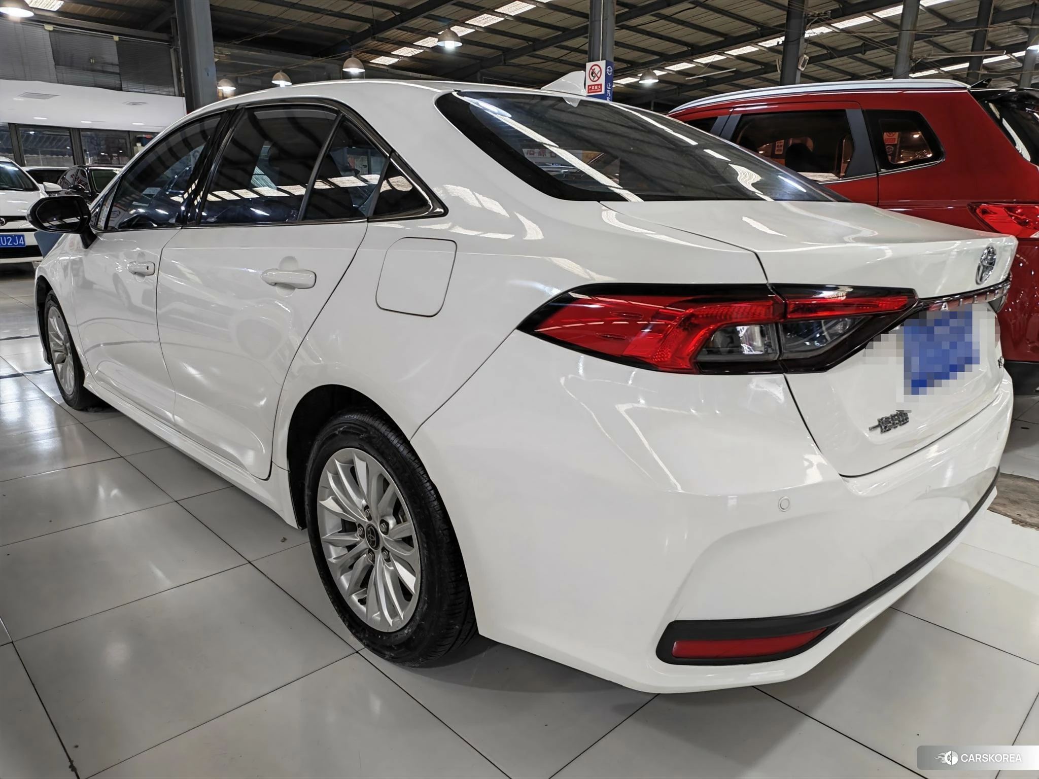Toyota Allion 2022 Белый из Китая, фото 5