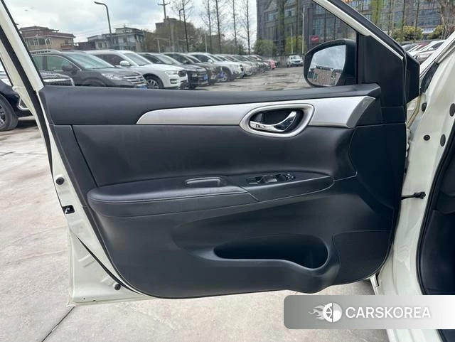 Nissan Sylphy 2022 Белый из Китая, фото 6